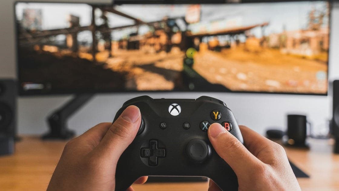 Xbox Series X console dashboard showing a game library with error indicators