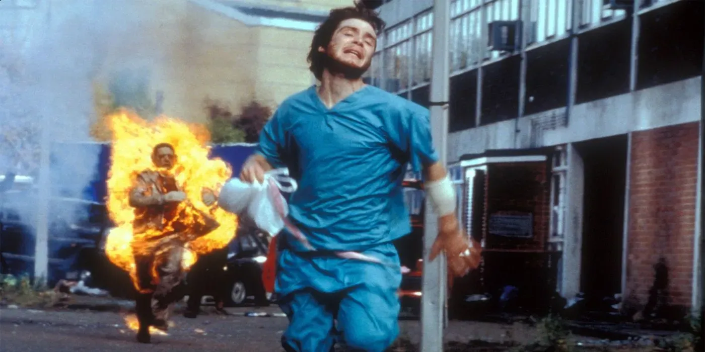 28 Days Later Cillian Running from Zombie